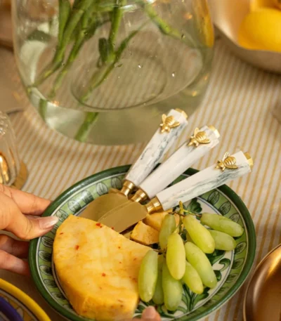 bee-cheese-knife-set