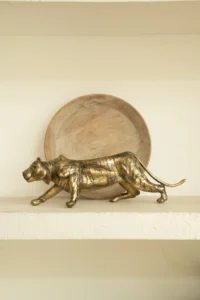 elevate-your-decor-with-the-fierce-jaguar-showpiece