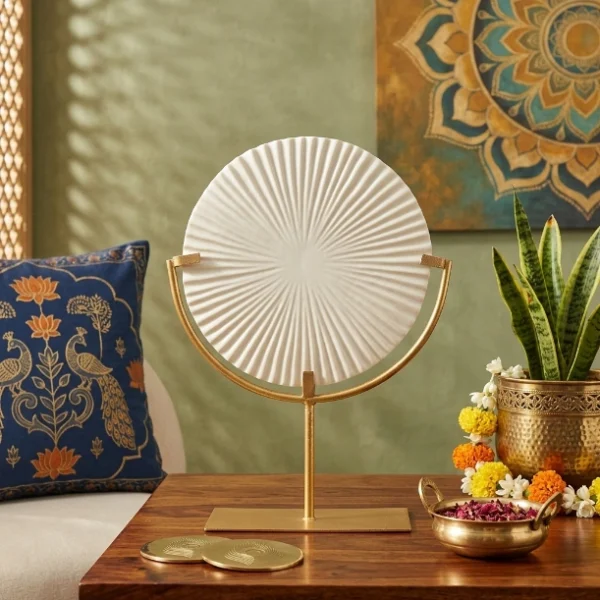 modern-ribbed-white-disc-accent