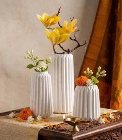 white-ceramic-flowers-vase-trio
