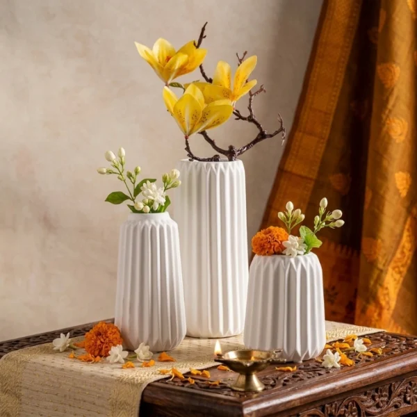 white-ceramic-flowers-vase-trio