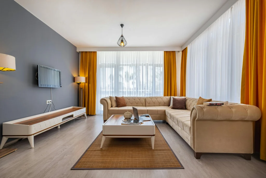 balmain-sofa-set-with-modern-corner-style