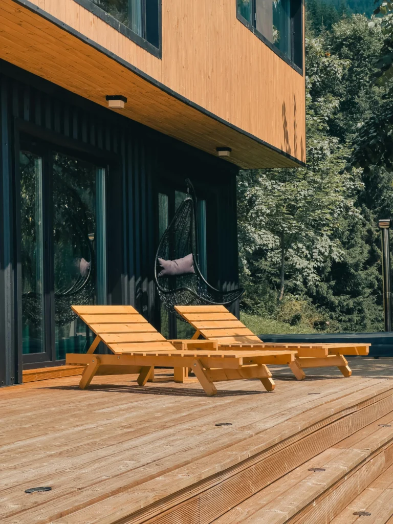 capra-beige-outdoor-deck-chair