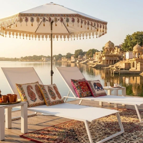 isa-fresh-white-garden-lounger