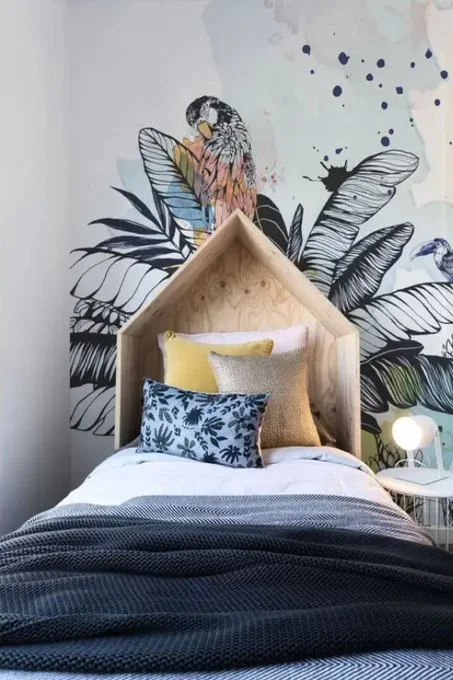 parrot-mural-kids-bed