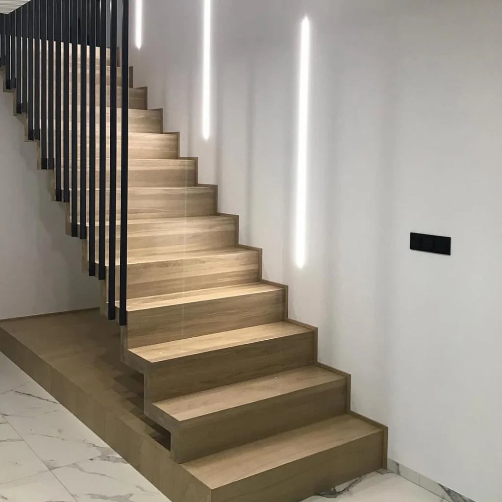 Enclosed Stairway Decorating Ideas